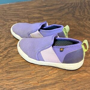 Bogs Purple Slip-On Kids Sneakers with Green Pull Tabs